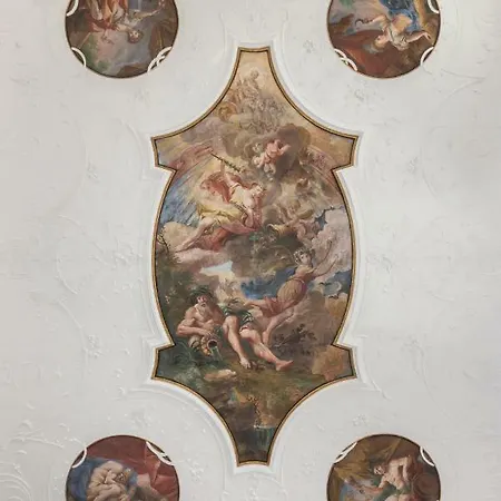 Codelli Deluxe Fresco Centre App With Balcony Lejlighed Ljubljana