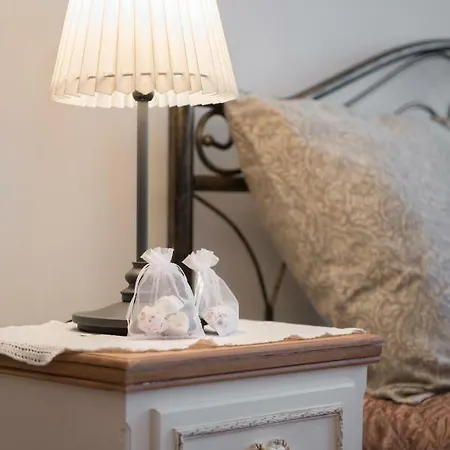 Codelli Deluxe Fresco Centre App With Balcony דירה *