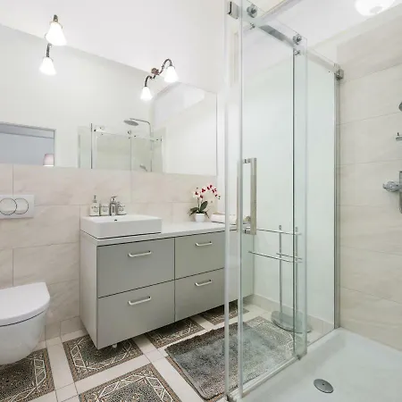 דירה Codelli Deluxe Fresco Centre App With Balcony