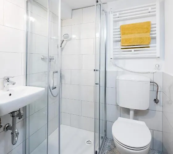 Codelli Deluxe Fresco Centre App With Balcony * Ljubljana